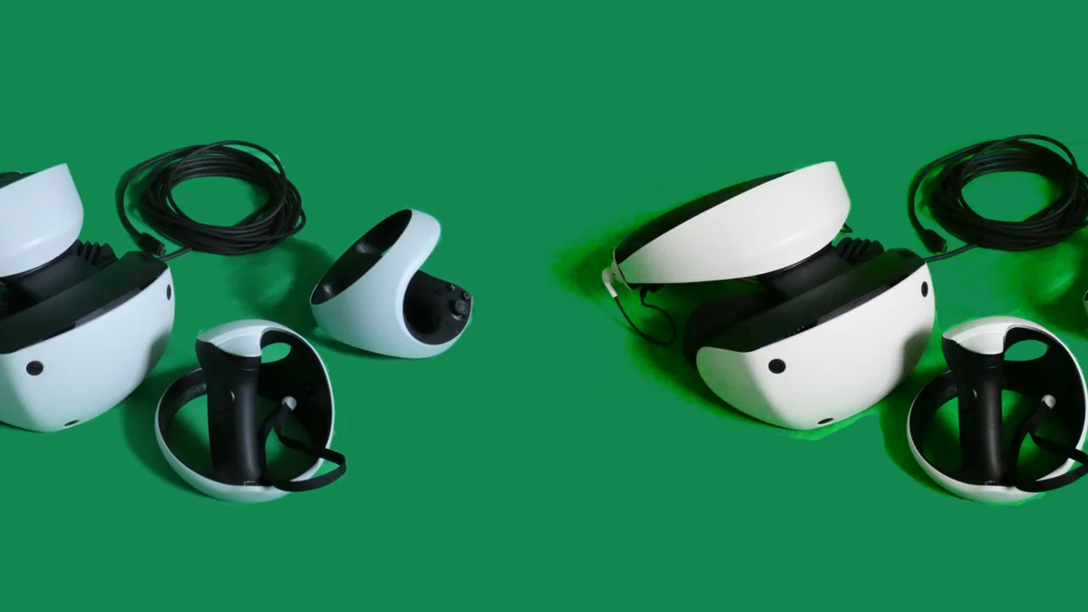 Gogle PlayStation VR2 z kontrolerami Sense